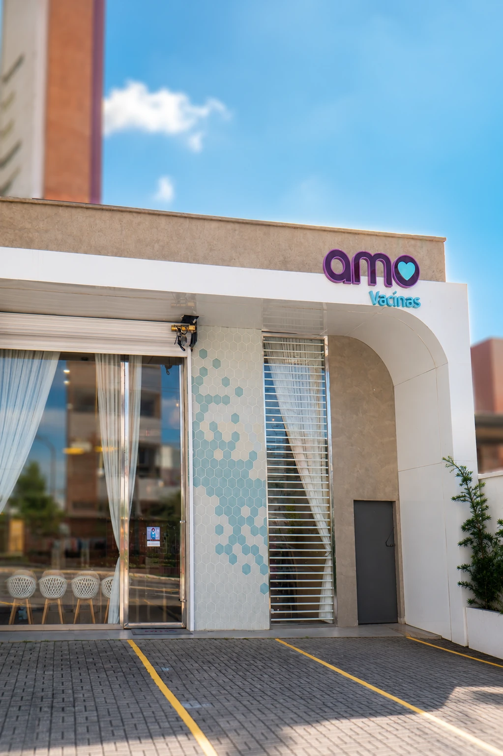 Fachada da Amo Vacinas no bairro Meireles, em Fortaleza